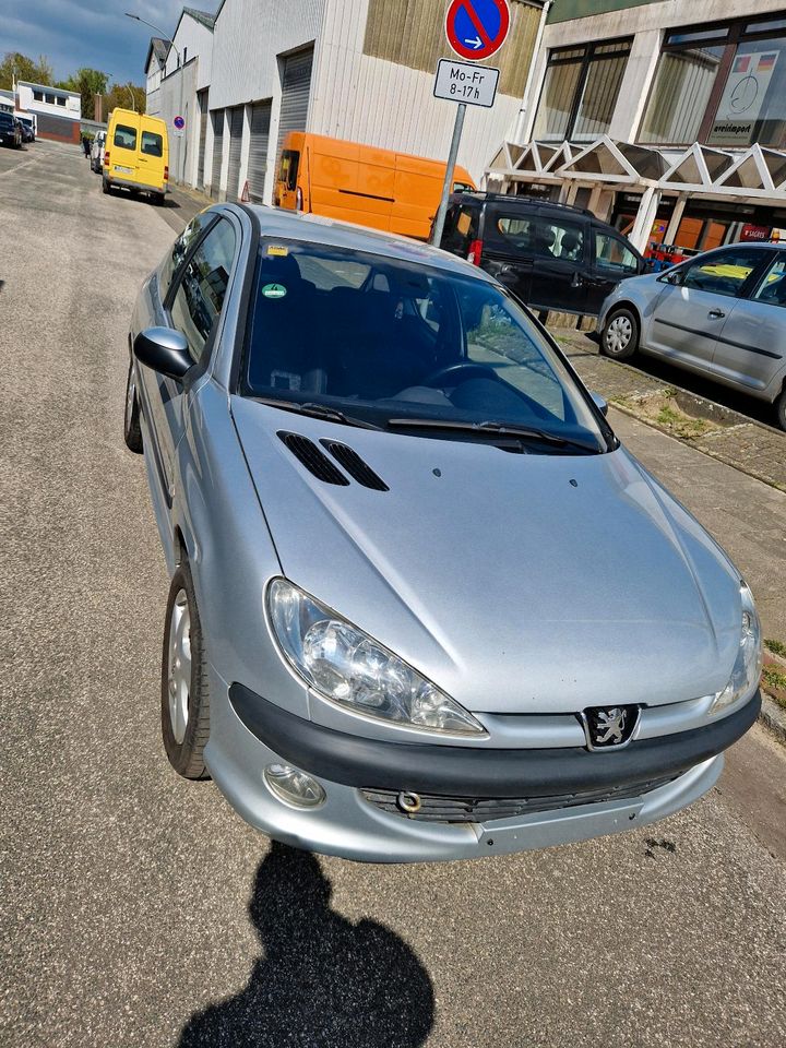 Peugeot 206 tüv 04.2026 in Bremerhaven