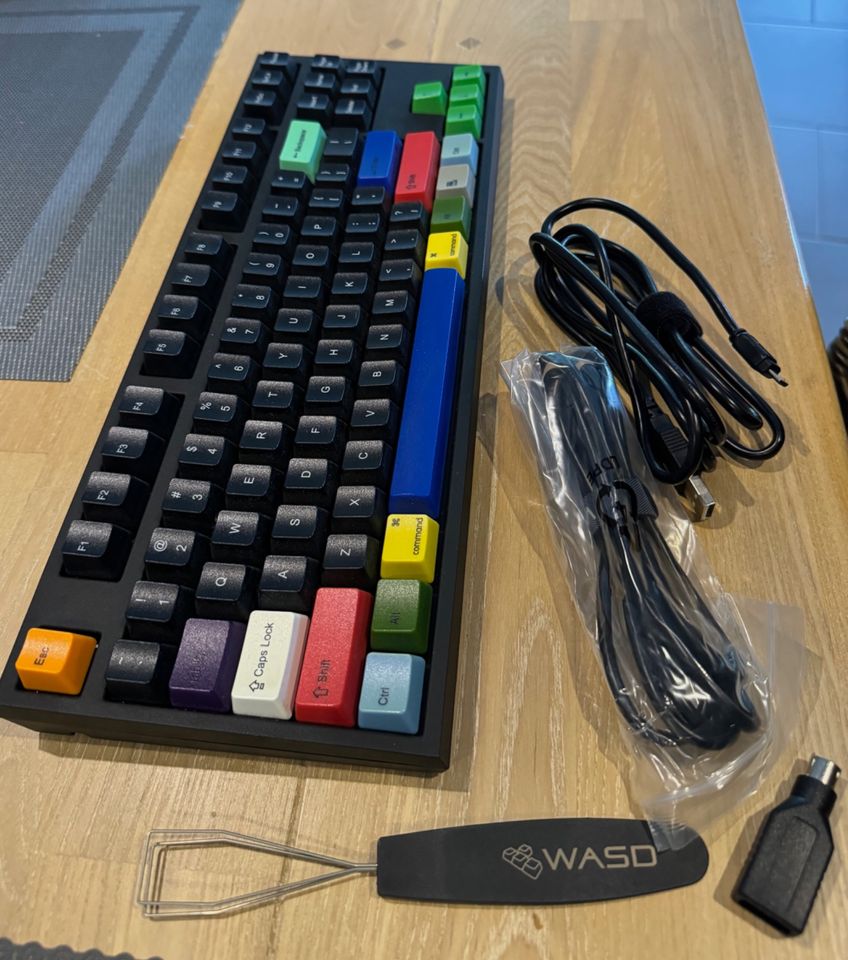 WASD V2 Custom Mechanical Keyboard TKL (Tenkeyless, 87-Keys) in Bochum