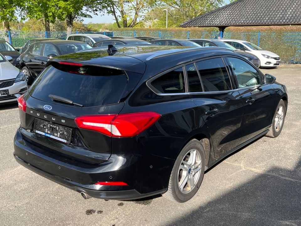 Ford Focus Turnier 1,5 TDCi*Cool & Connect*Navi/1.Hd. in Tessin