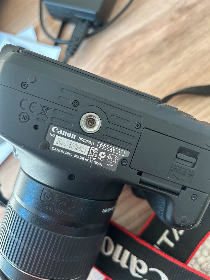Canon EOS 600D Spiegelreflexkamera, mit Tasche in Hamburg