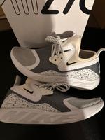 Nike Sport-/Trainingsschuhe München - Bogenhausen Vorschau