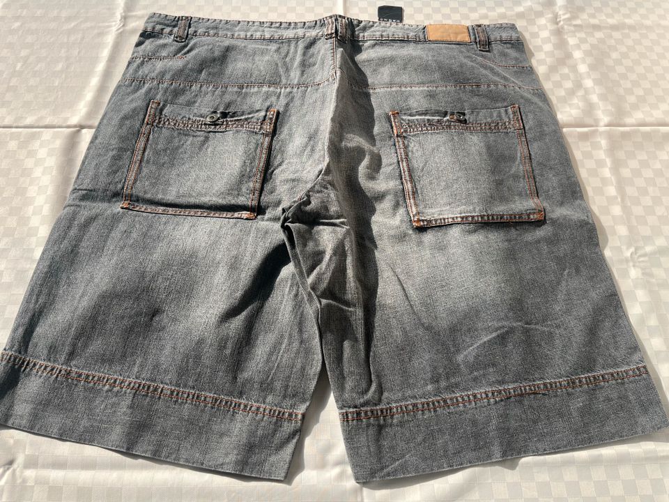 2x Jeans Kurzhose Hose Bermuda C&A Gr. 30 / 60 in München