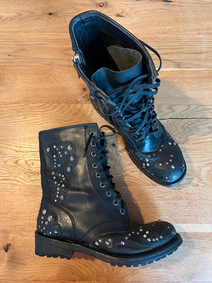 Nagelneue Echtleder Stiefel Nieten Boots von ASH in Köln