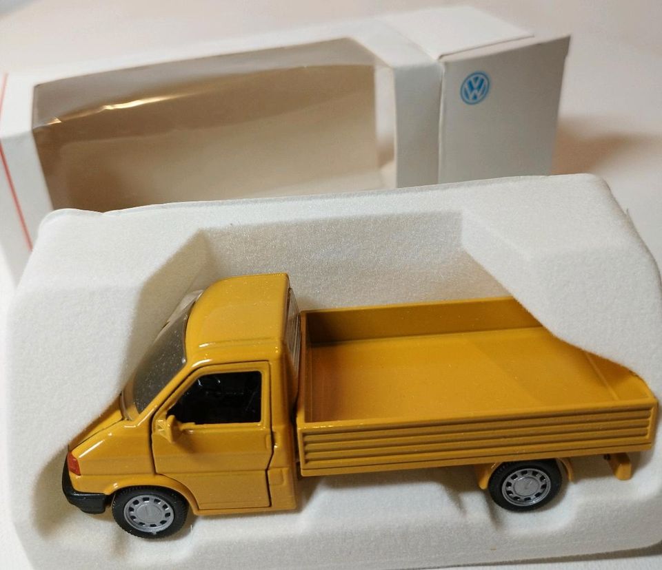 VW Volkswagen Transporter Modellauto 1:43 in OVP in Hanau