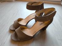 Paul Green Damenschuhe UK 6 1/2 Softnubuk Trüffel Baden-Württemberg - Ettlingen Vorschau