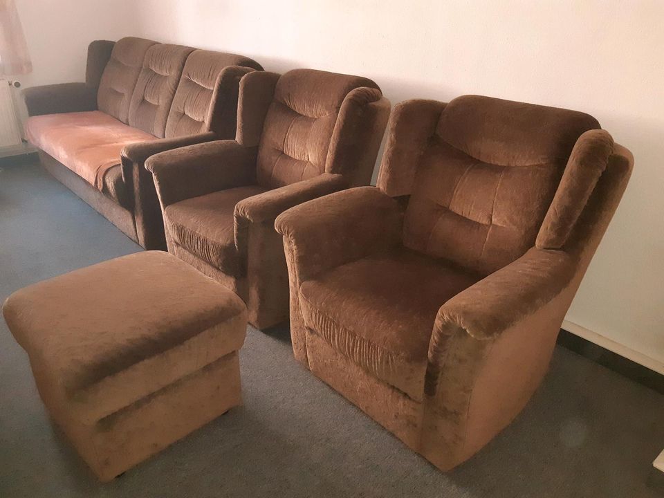 Sofa 3sitzer mit Schlaffunktion, 2 Sessel, Hocker in Leipzig