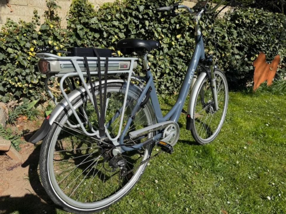 Damenrad E-Bike 28 Zoll - Fabrikat STELLA Holland - wie NEU 327km in Köln