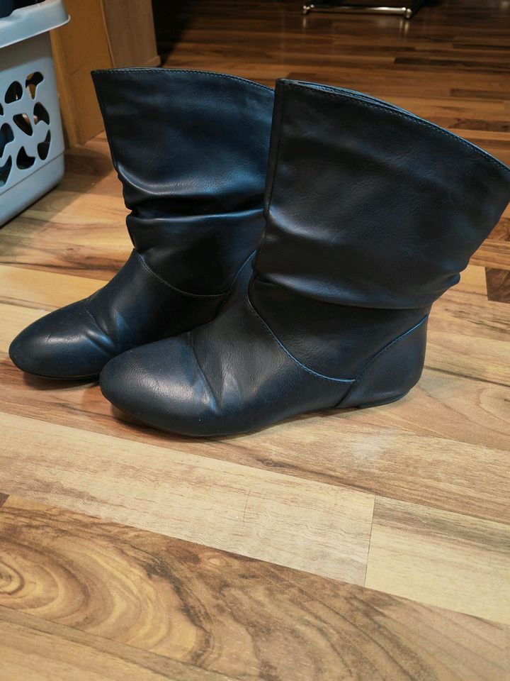 Schuhe Boots Stiefeletten Damen Gr. 39 schwarz in Stadtilm