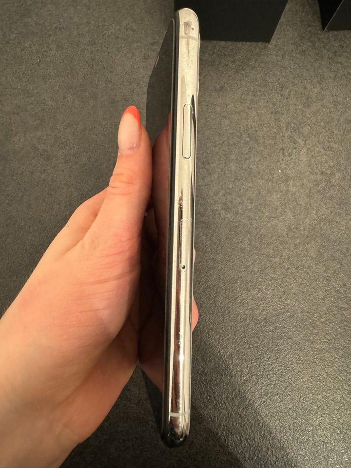 iPhone 11Pro 64GB weiß in Bremen