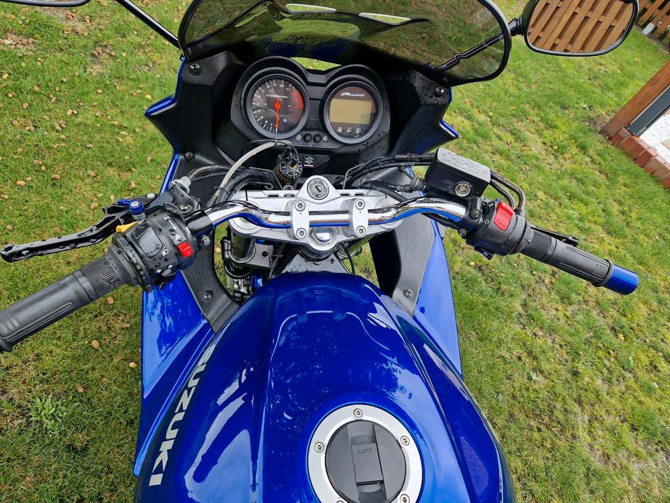 Suzuki Bandit GSF 650 in Westoverledingen