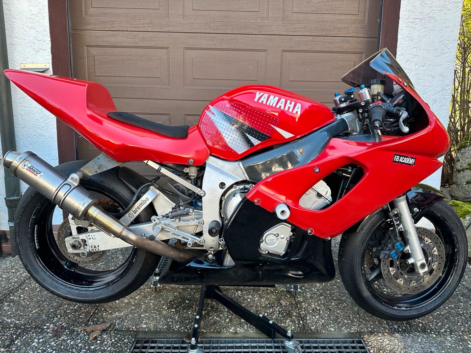 Yamaha R6 RJ03 Rennstrecke in Grünberg