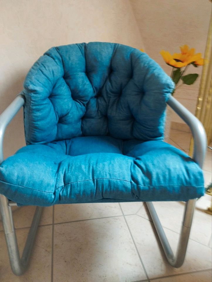 Stuhl  Freischwinger Stuhl mit abnehmbaren Kissen in Bramsche