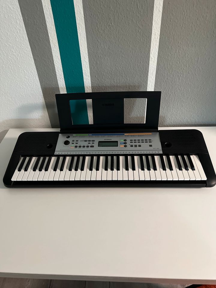 Yamaha YPT 255 Keyboard in Berlin