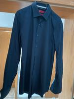 HUGO Hemd Slim fit 42 16 1/2 gebraucht in top Zustand Hessen - Bad Vilbel Vorschau