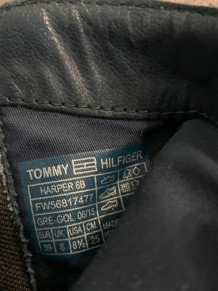 Schöne TOMMY HILFIGER STIEFELETTEN GR. 39 so gut wie neu! in Wiesbaden