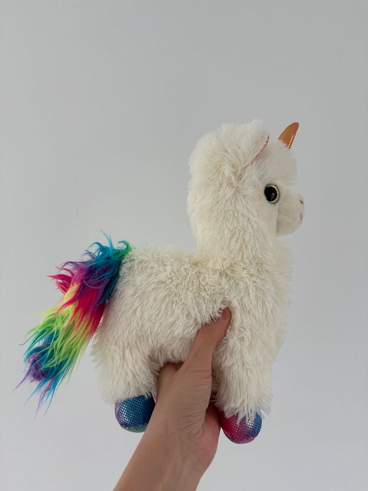 Too Cute by Doho Einhorn Alpaka Regenbogen in Wiesbaden