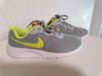 Nike Sneaker Turnschuhe Gr 36 Sportschue Baden-Württemberg - Hemsbach Vorschau