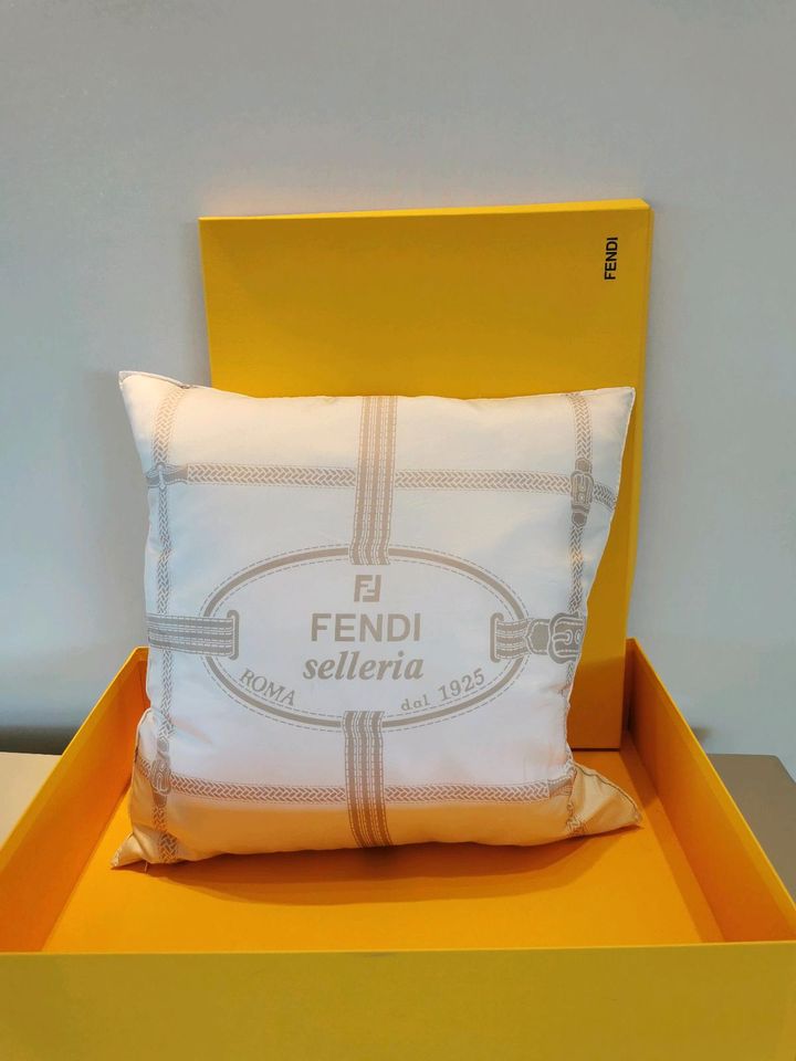 Fendi, Kissen, Design, Seide, Luxus, Brand in Baden-Baden