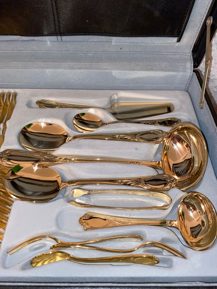 SBS BESTECK SET 12 teilig  insgesamt 70 teile 23/24 Karat Gold in Marpingen