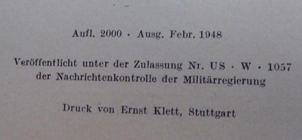 Klockmann's Lehrbuch der Mineralogie von 1948 in Lübeck