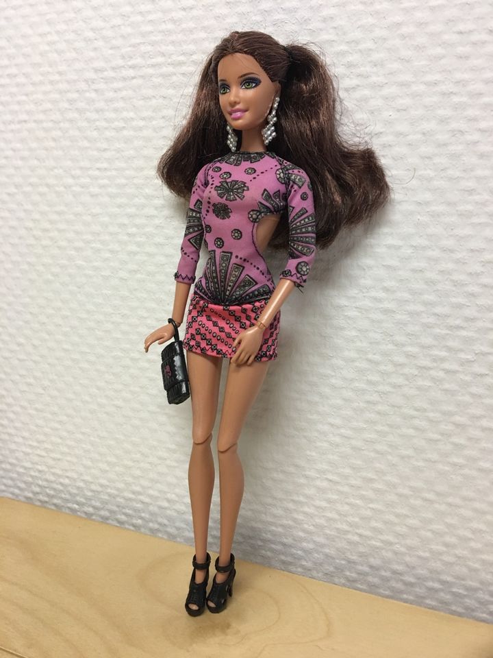 Barbie Fashionistas Swappin Style Teresa, Mattel V7145 in Bendorf