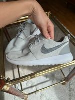 Graue Nikes München - Au-Haidhausen Vorschau