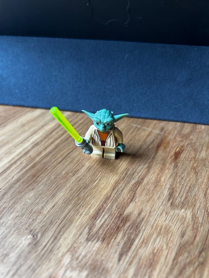 Lego Star Wars Yoda minifigure sw0685 in Heiligenhaus