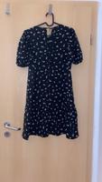 Sommerkleid mit Blumenmuster und Puffärmeln Hessen - Wetzlar Vorschau