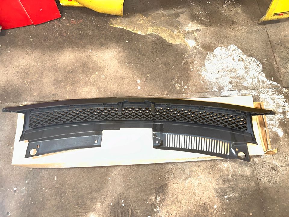 Sportgrill Frontgrill Grill VW Golf 6 Typ 1K 08-12 schwarz Neu in Pirmasens