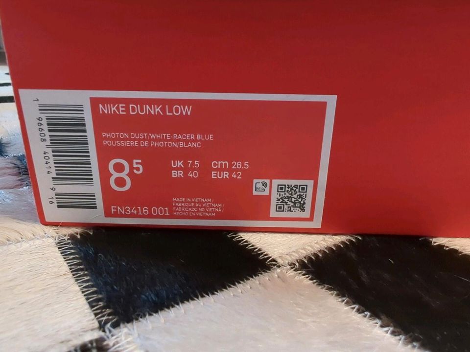 Nike Dunk Low FN3416-001 PHOTON DUST/WHITE/RACER BLUE  Gr. 42 in Düsseldorf