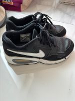 Nike Schuhe Größe 36,5 schwarz weiß Sportschuhe Nordrhein-Westfalen - Düren Vorschau