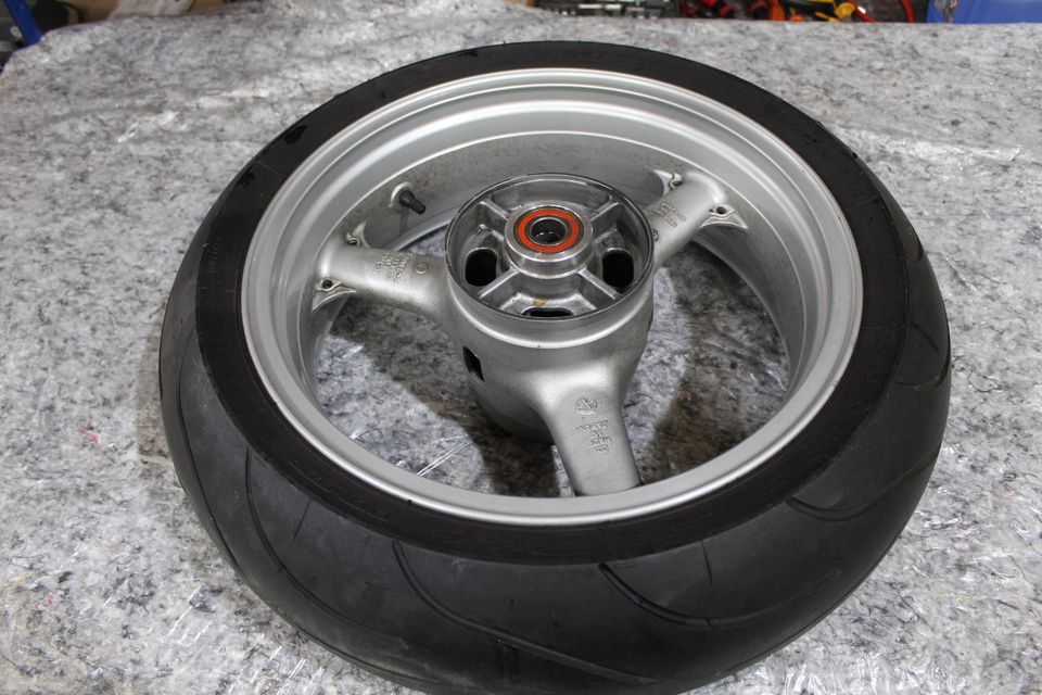 Kawasaki ZX-6R ZX636 A Hinterrad Felge hinten J17xMT5,50 Michelin in Kehl