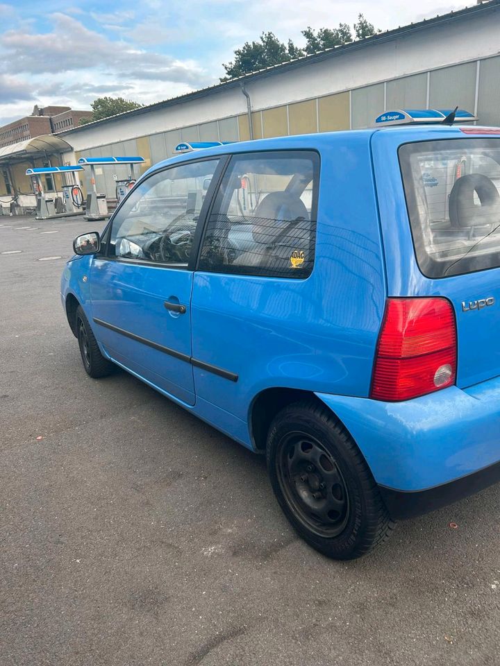 VW Lupo Blau in Essen