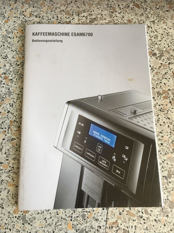 DeLonghi PrimaDonna Avant Kaffeevollautomat 1,8 Liter in Emmingen-Liptingen