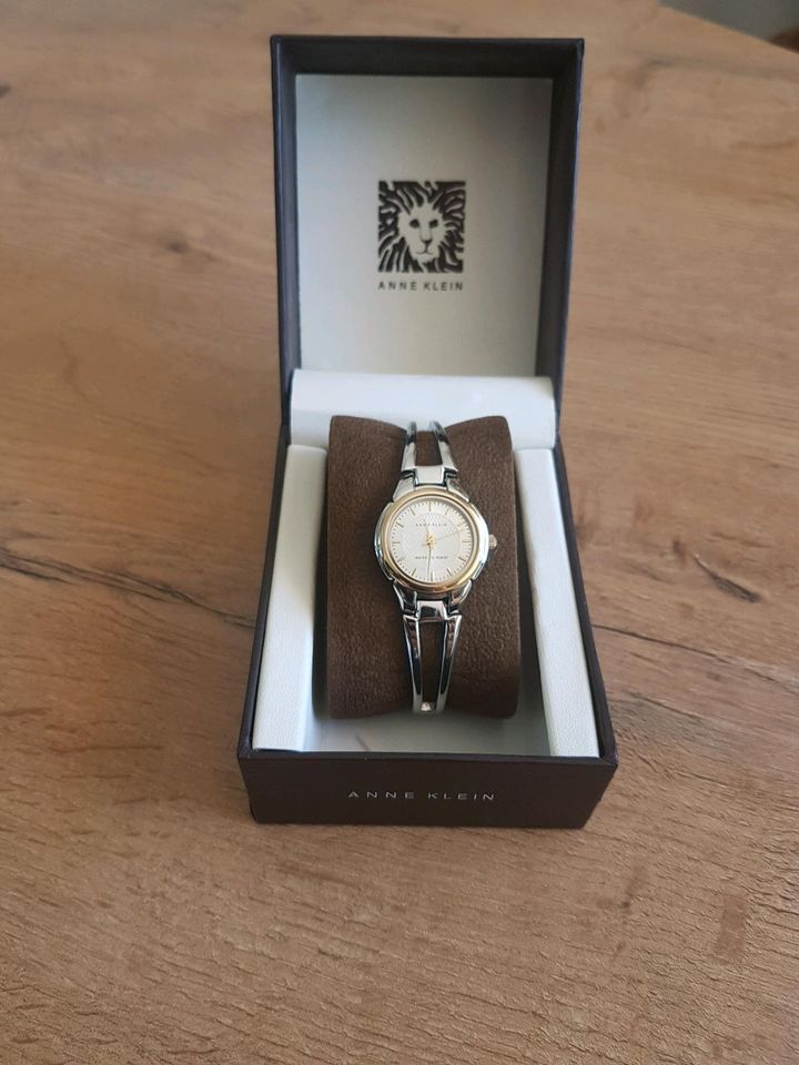Damen Armbanduhr Uhr Anne Klein ungetragen wie NEU in Taura