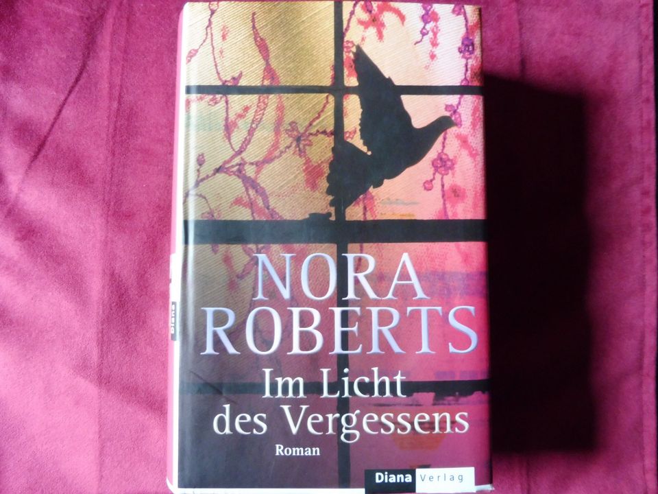 NORA ROBERTS Roman IM LICHT DES VERGESSENS, Diana 2008 Leinen Ein in Bochum