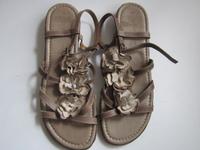 Marco Tozzi Sandalen flach Leder Blumen Verzierung 40 neu Hessen - Künzell Vorschau