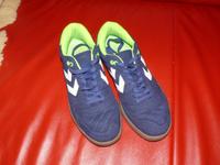 Hummel Hallenschuhe Turnschuhe Sportschuhe Sneaker Gr. 42 Bayern - Petersaurach Vorschau