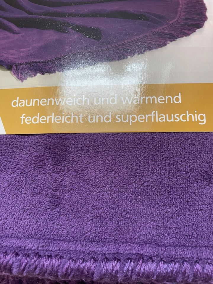 Götze Heim-und Schlafdecke mit Fransen Mod. Memphis Fb. purple in Eschweiler