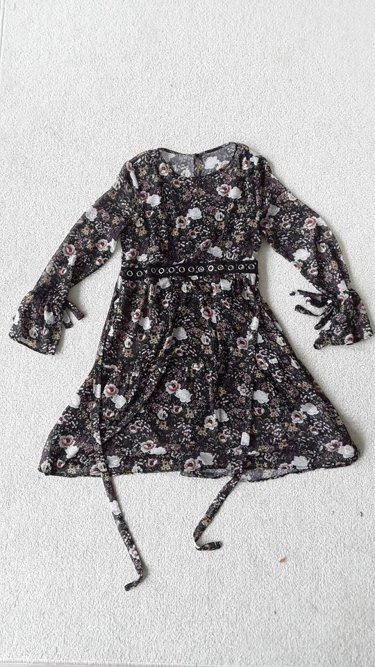 Kleid von orsay Gr S bzw 36 schwarz Blumenmuster in Bergkirchen
