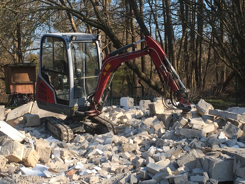 Baggerarbeiten - Erdarbeiten - Lohnbrechen/sieben - Abriss in Spantekow