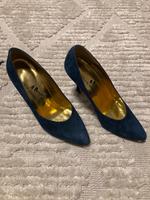 Schuhe Damenschuhe High Heels Lola Shoes Wildleder Gr. 39 Pumps Kr. München - Unterföhring Vorschau