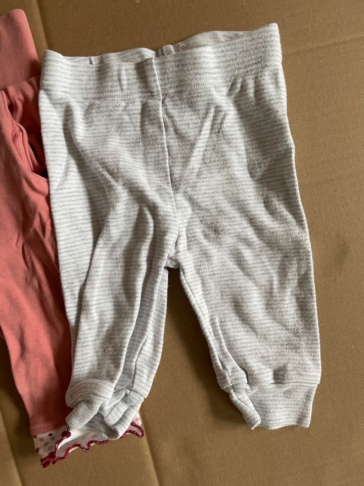 3 Hosen / Strickhose / Leggings Mädchen und Jungs Größe 62/68 in Ludwigsfelde