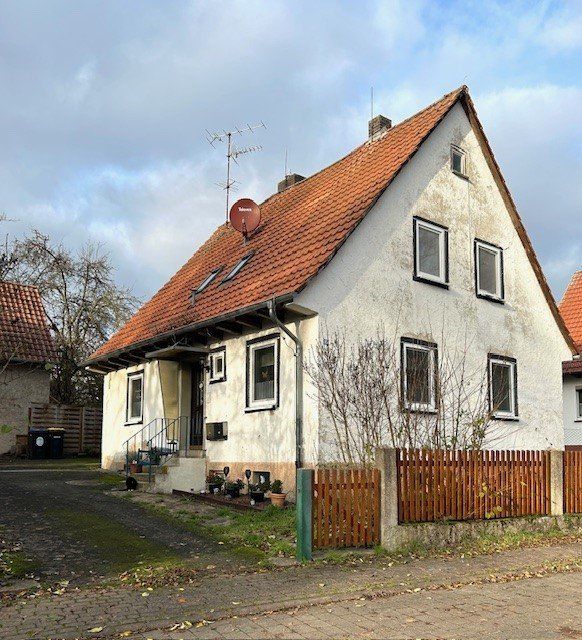 Herleshausen-OT, EFH + ELW u. kleinem Nebengeb. in Herleshausen