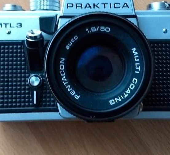 Fotokamera Praktica MT 3 mit Objektiven & Blitzgerät in Köln