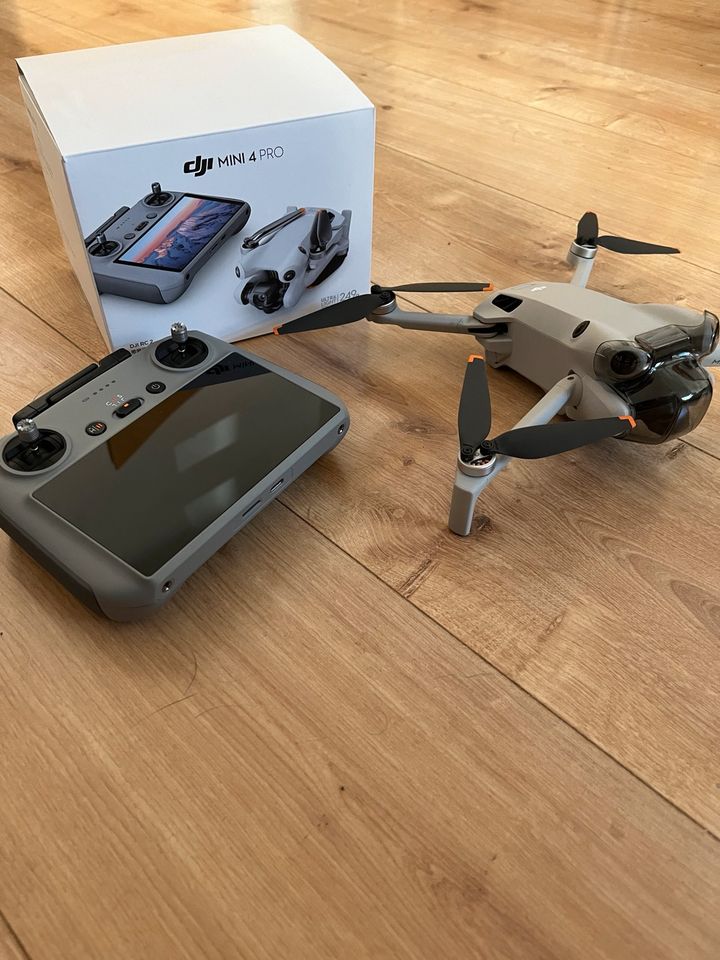 DJI Mini 4 Pro Drohne mit RC2 Steuerung in Leipzig