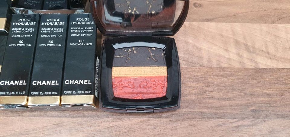 Verschiedenen Chanel make up. in Hückelhoven