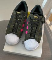 Adidas Sneaker grün Größe UK 6 Düsseldorf - Golzheim Vorschau