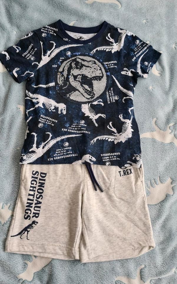 C&A Dinosaurier T-Shirt mit Shorts Gr.116 in Detmold