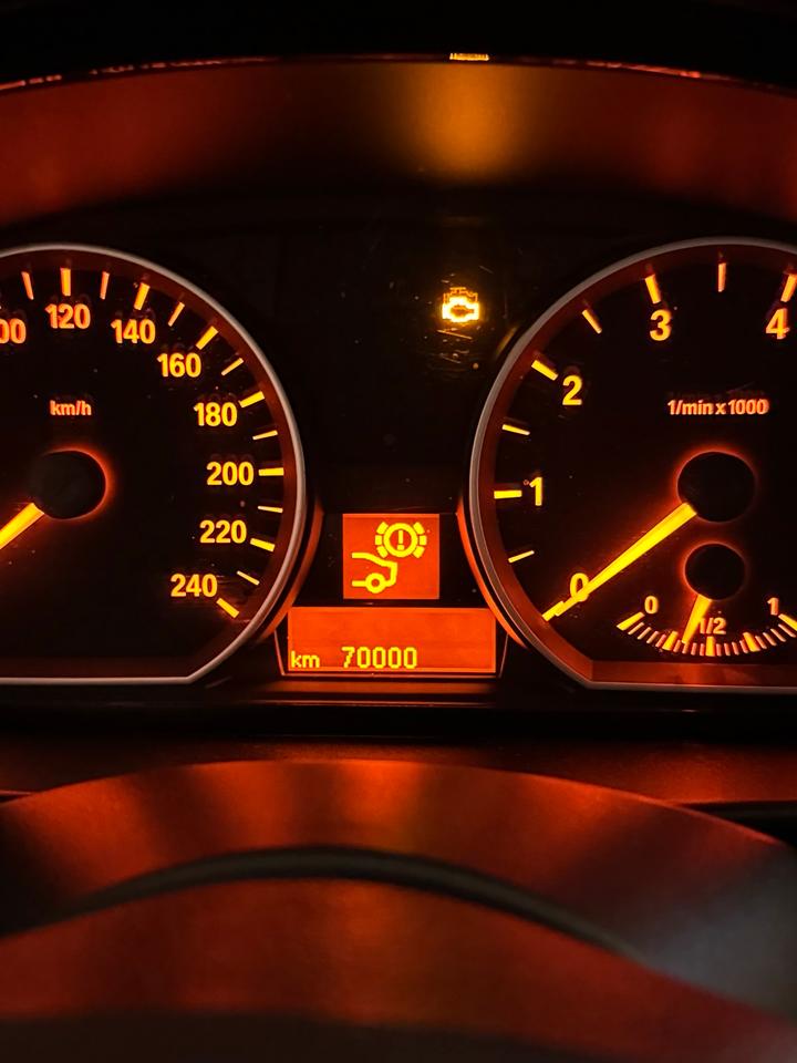 Bmw 118i E88 Cabrio Facelift, TÜV neu, Unfallfrei, Rostfrei in Murnau am Staffelsee